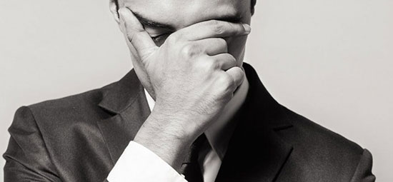 ۱۰ نشانه برای اینکه شما زیادی عذرخواهی می‌کنید!