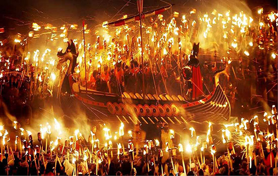 ناقص. تاریخچه و آداب و رسوم شب یلدا در ایران و جهان ناقص. تاریخچه و آداب و رسوم شب یلدا در ایران و جهان