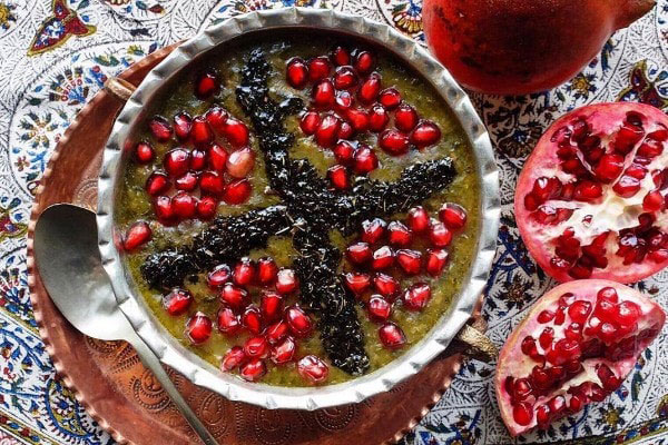 طرز تهیه آش انار خوشمزه ویژه شب یلدا