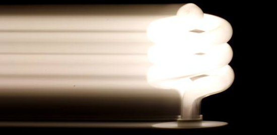 لامپ های کم مصرف چه عوارض و معایبی دارند؟ لامپ های کم مصرف چه عوارض و معایبی دارند؟