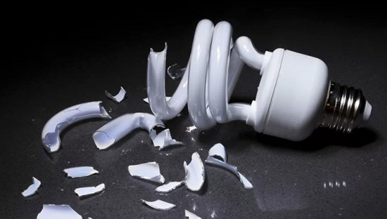 لامپ های کم مصرف چه عوارض و معایبی دارند؟ لامپ های کم مصرف چه عوارض و معایبی دارند؟
