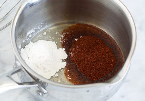 طرز تهیه سس انچیلادا قرمز و انچیلادای مرغ مکزیکی