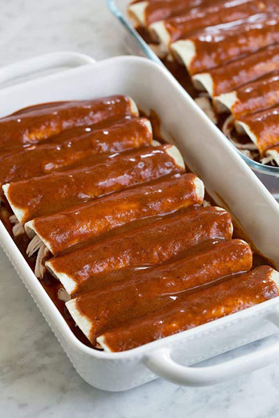 طرز تهیه سس انچیلادا قرمز و انچیلادای مرغ مکزیکی