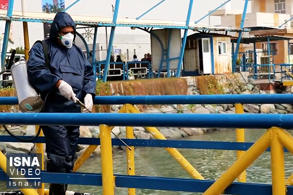 ویدئو / ضدعفونی کردن بنادر استان هرمزگان برای مقابله با کرونا ویدئو / ضدعفونی کردن بنادر استان هرمزگان برای مقابله با کرونا