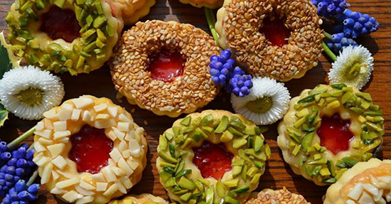 طرز تهیه‌ی شیرینی خانگی عید؛ شیرینی مشهدی