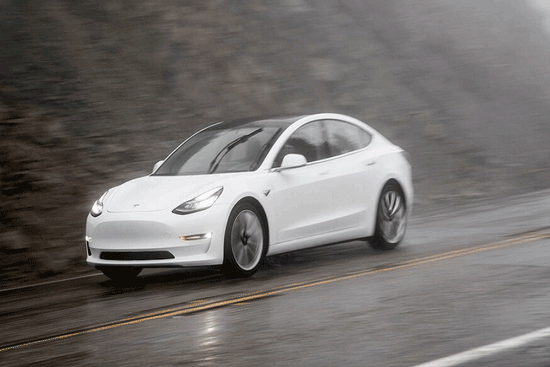 ۵ توصیه دربارهی رانندگی در باران ۵ توصیه دربارهی رانندگی در باران