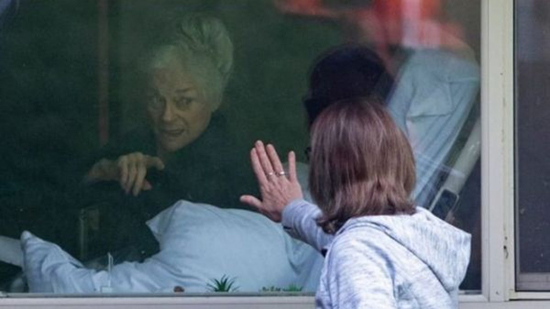 کرونا در خانه؛ چگونه از فرد مبتلا یا مشکوک به کرونا مراقبت کنیم؟