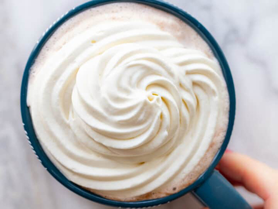 طرز تهیه‌ی خامه فرم گرفته قنادی با خامه صبحانه