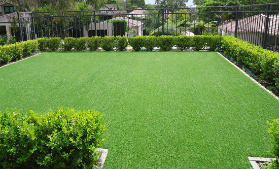 چمن مصنوعی چیست و در چه مواردی کاربرد دارد؟