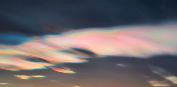 تصاویر عجیب از ابر‌های رنگین‌کمانی در سیبری