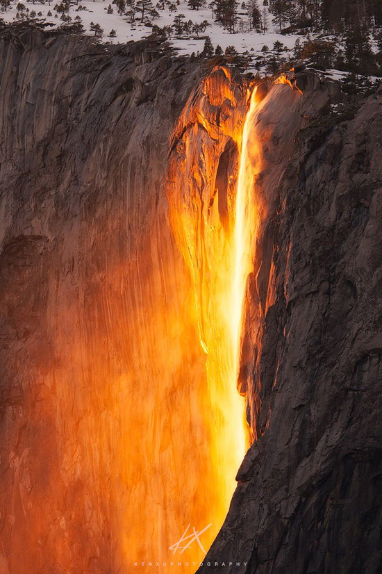 ویدئوی دیدنی از آبشار آتشین دم‌اسبی