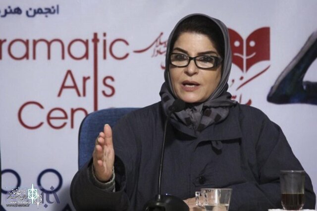 نگارش نمایشنامه هایی برای خیابان، پارک و پارکینگ نگارش نمایشنامه هایی برای خیابان، پارک و پارکینگ