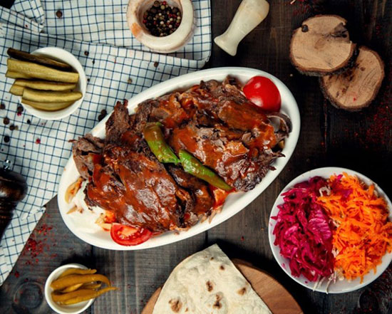 ۳ طرز تهیه اسکندر کباب خانگی با گوشت یا مرغ+فوت و فن و طرز تهیه سس مارینا