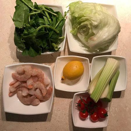 طرز تهیه سالاد میگو و اسفناج مرحله به مرحله طرز تهیه سالاد میگو و اسفناج مرحله به مرحله