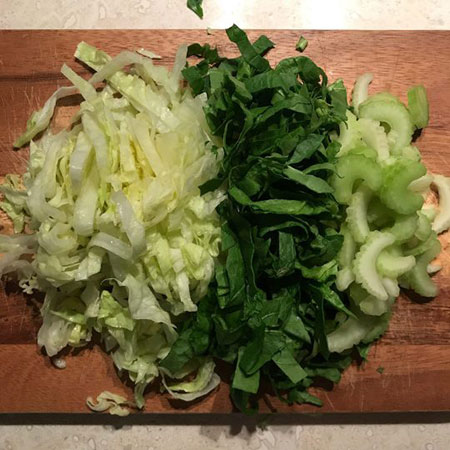 طرز تهیه سالاد میگو و اسفناج مرحله به مرحله طرز تهیه سالاد میگو و اسفناج مرحله به مرحله