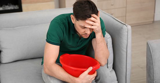 حالت تهوع و ۶ درمان طبیعی برای آن حالت تهوع و ۶ درمان طبیعی برای آن