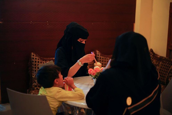 کافی شاپ ویژه زنان در یمن