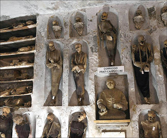 گورستان‌های عجیب و غریب!