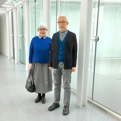 این زوج ۳۷ سال است که لباس‌های ست می‌پوشند