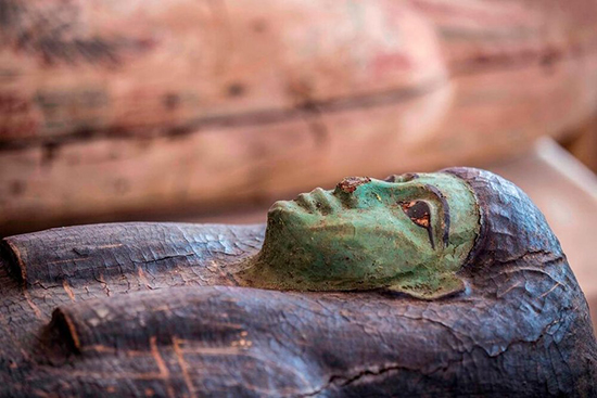 تابوتهایی با قدمت ۲۵۰۰ سال در مصر تابوتهایی با قدمت ۲۵۰۰ سال در مصر