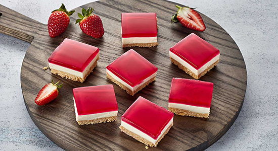طرز تهیه ژله لقمه‌ای برای داشتن یک میز رنگی‌رنگی