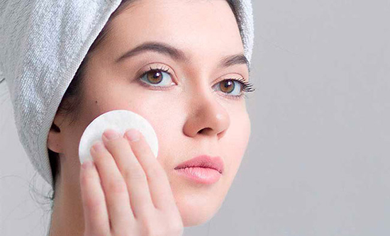 ۶ قدم ساده برای داشتن پوست سالم و شاداب که می‌توانید در خانه انجام دهید