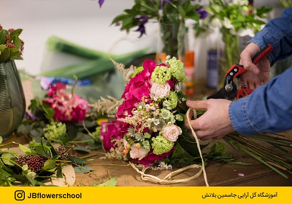 آموزش گل‌آرایی و جزئیات کسب درآمد از آن