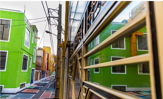 گشتی در رنگیترین کوچه تهران گشتی در رنگیترین کوچه تهران