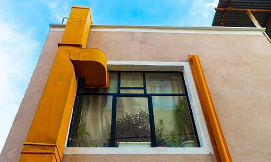 گشتی در رنگی‌ترین کوچه تهران