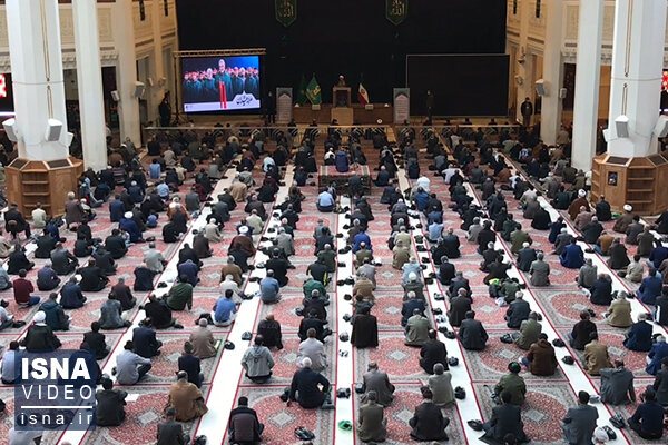 ویدئو / برپایی نمازجمعه در شیراز بعد از مدتها تعطیلی ویدئو / برپایی نمازجمعه در شیراز بعد از مدتها تعطیلی