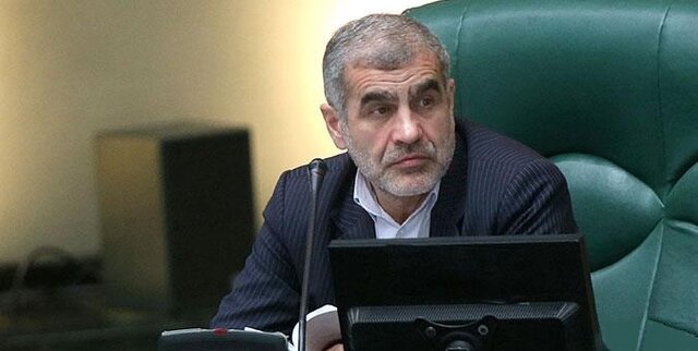 نیکزاد: مسئولینی که بدون نوبت واکسن کرونا تزریق کرده اند، عزل شوند

